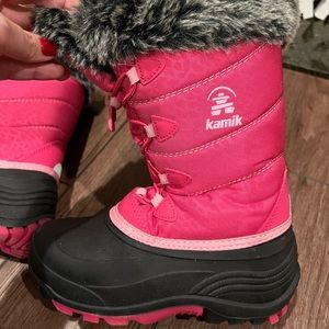 Girls size 2 Kamik pink waterproof snow boots, new